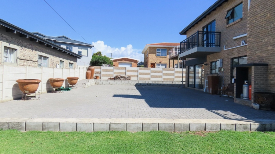 4 Bedroom Property for Sale in Reebok Western Cape